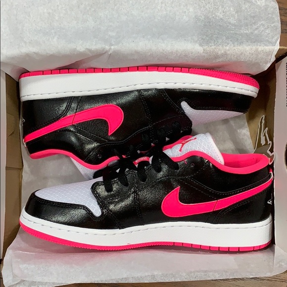 NIKE AIR JORDAN 1 LOW (GS) Black/Hyper Pink-White - Picture 10 of 16